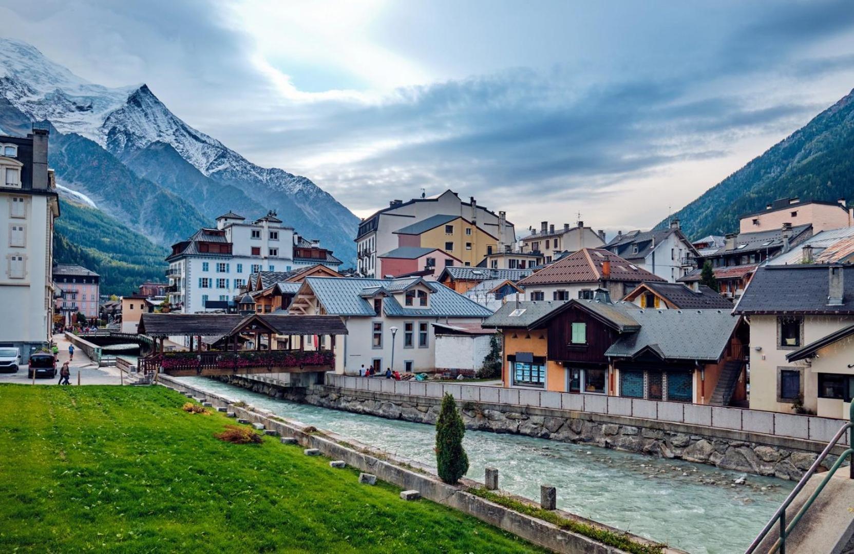 Apartment Midi Loft - A Central Chamonix Mountain Haven エクステリア 写真