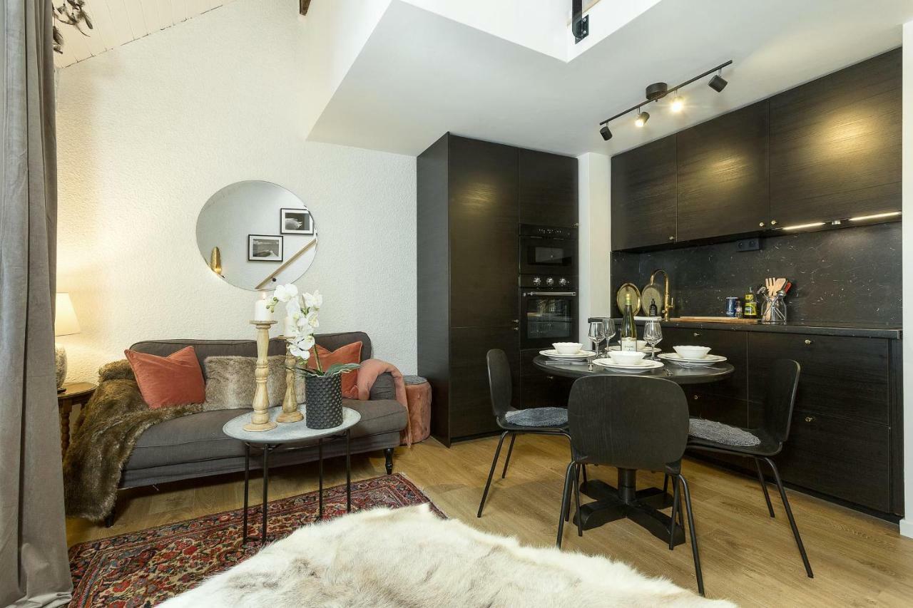 Apartment Midi Loft - A Central Chamonix Mountain Haven エクステリア 写真